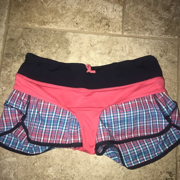 Rare Lululemon Speed Shorts- size 6 - Picture 5 of 6